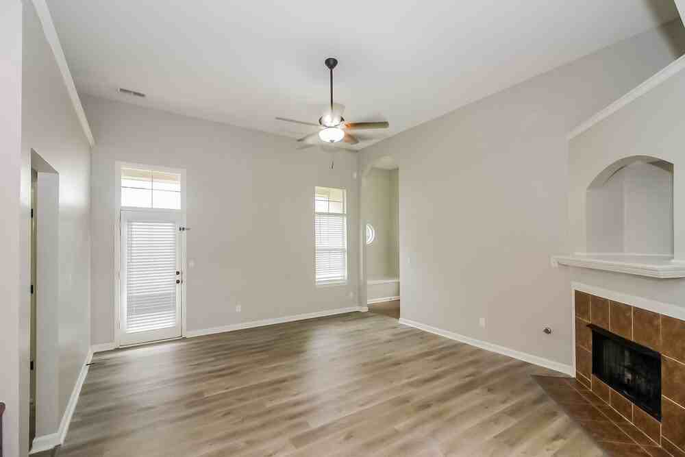 4860 Stirrup Dr - Photo 3 of 16