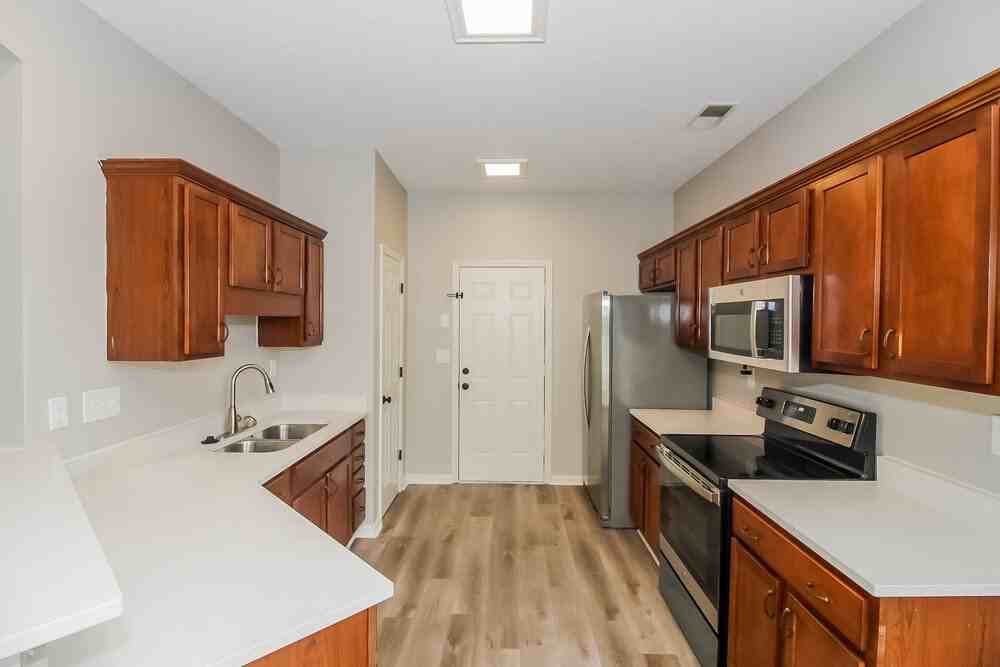 4860 Stirrup Dr - Photo 6 of 16