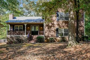 featured image of 2621 Laurel Woods Ln Se