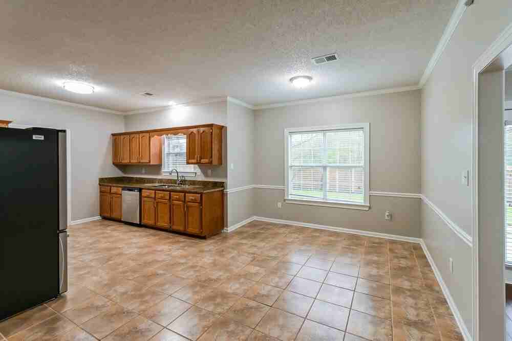 6669 Sandbourne W - Photo 6 of 16