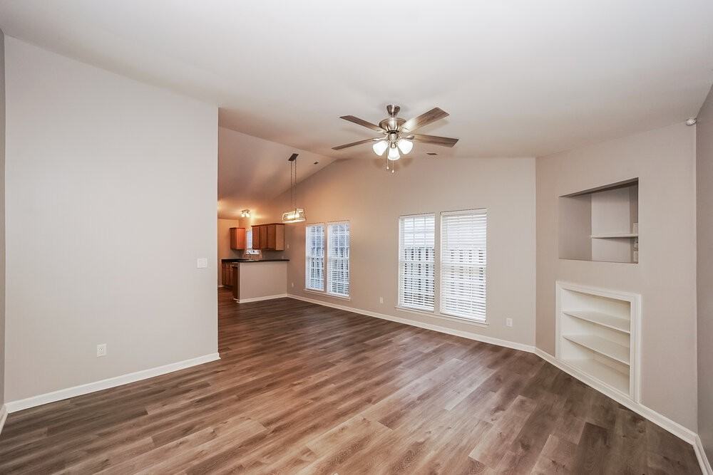 3002 Salmon River Dr - Photo 5 of 16
