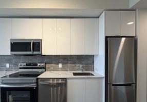 featured image of 33 Erie Avenue