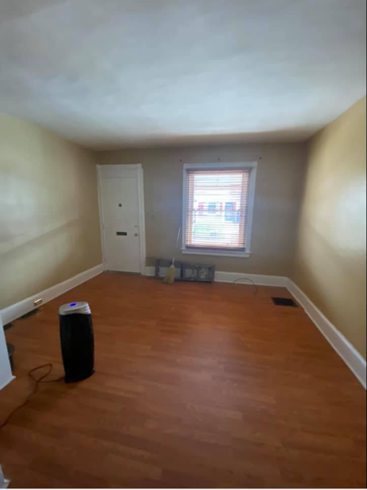 152 N Robinson St - Photo 2 of 11