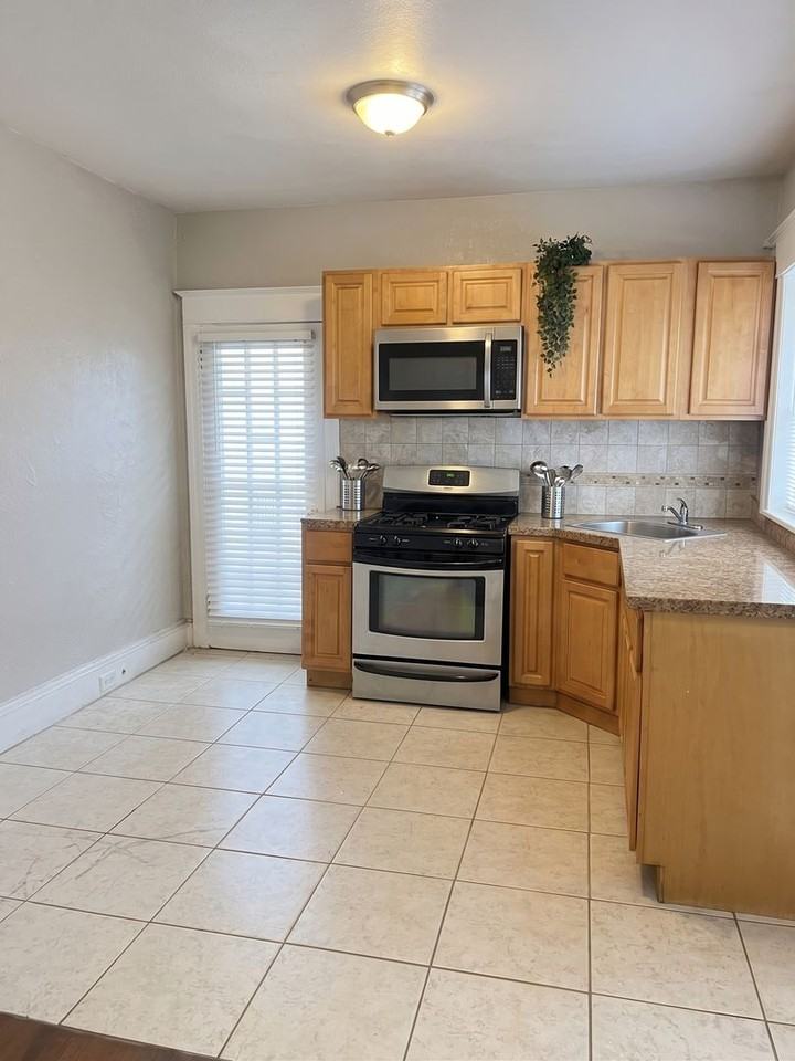 5917 Race St - Photo 4 of 10