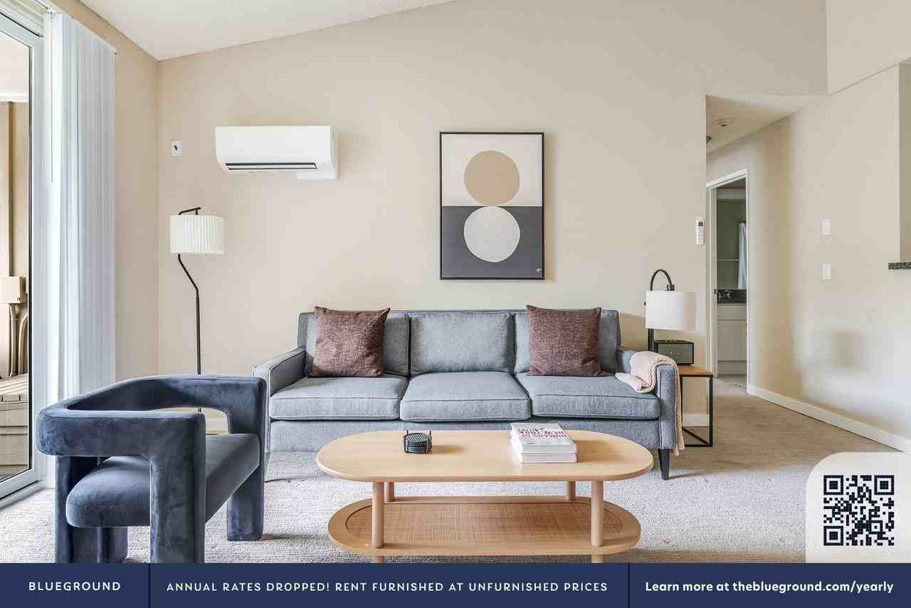 1050 Benton Street - Photo 4 of 35