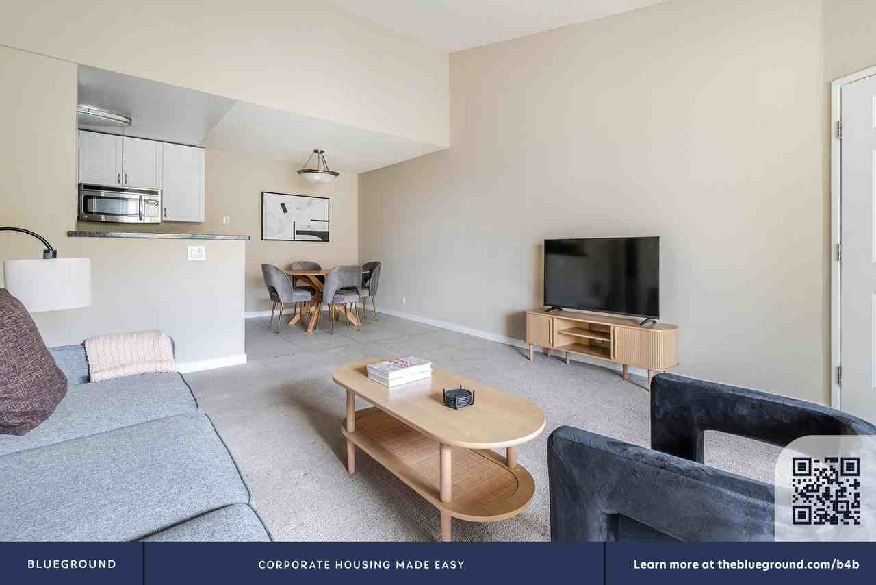 1050 Benton Street - Photo 6 of 35
