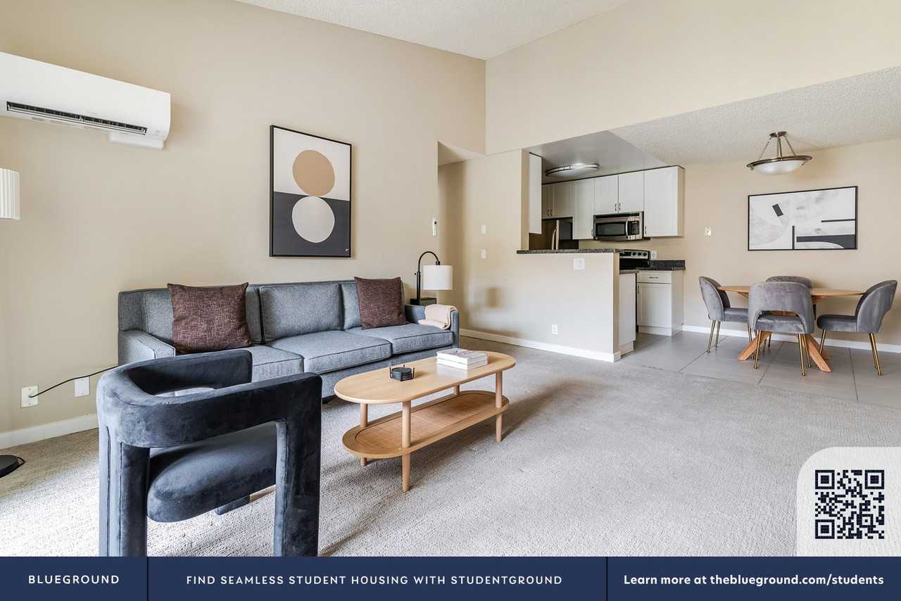 1050 Benton Street - Photo 7 of 35