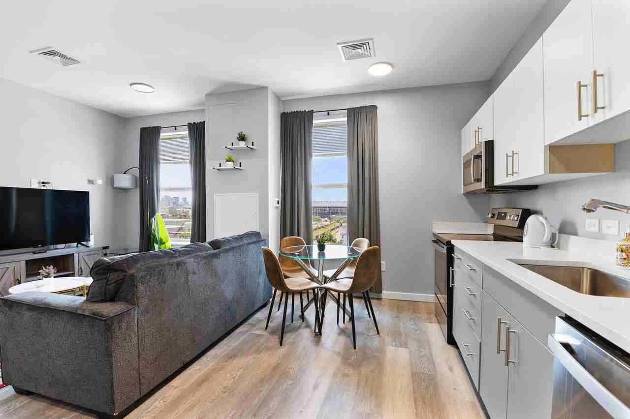 95 Broadway #1240307P - Photo 6 of 27