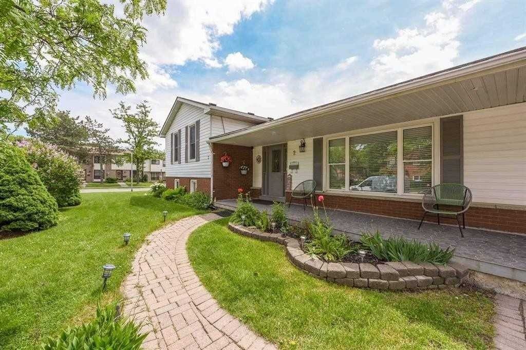 2 Marchbank Crescent - Photo 4 of 34