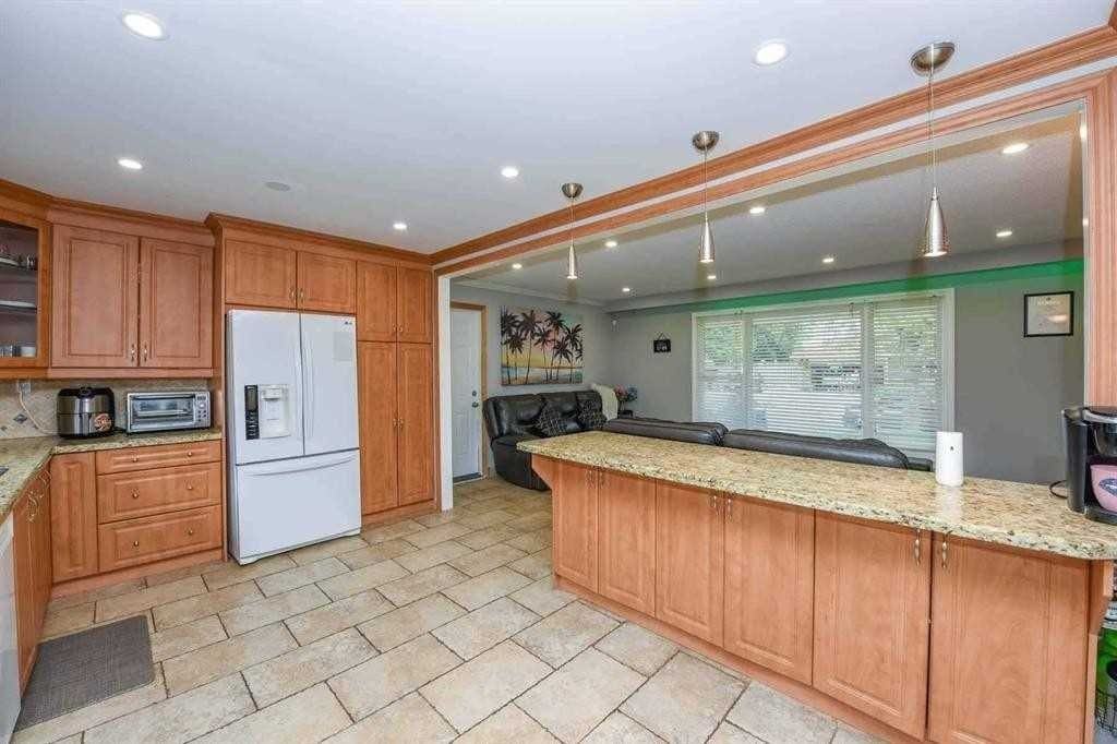 2 Marchbank Crescent - Photo 7 of 34