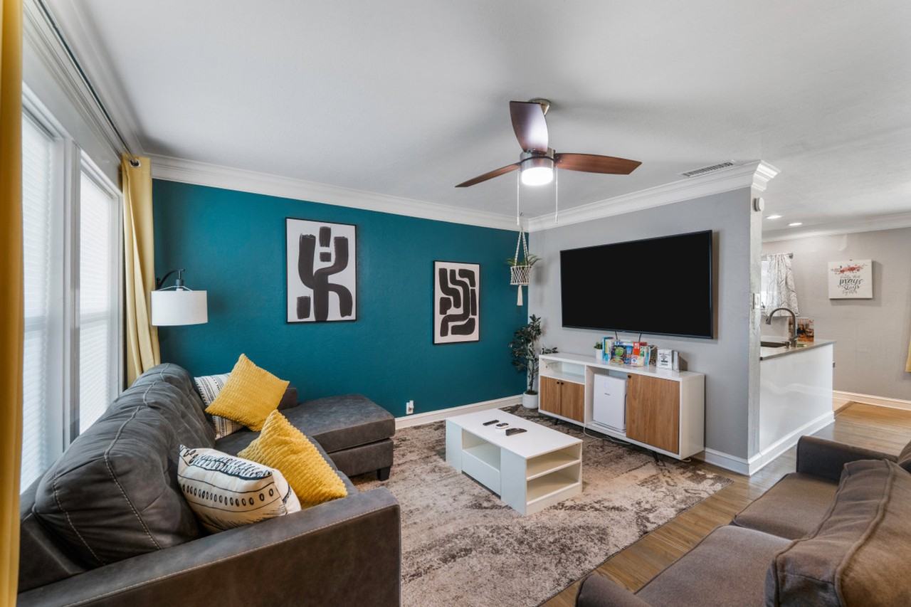 415 Circle Dr #1626238P - Photo 6 of 50