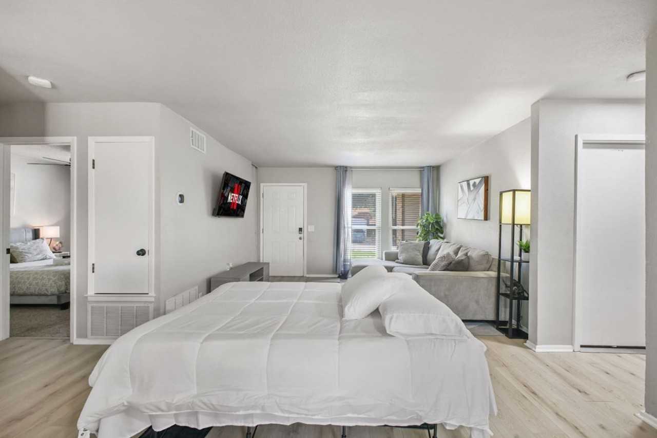 5727 Valley Pt #1626236P - Photo 4 of 33
