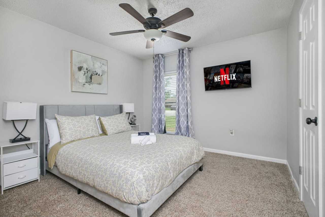 5727 Valley Pt #1626236P - Photo 5 of 33