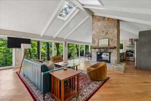 featured image of 3 Steffen Point Hts