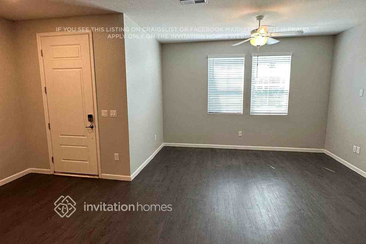 24375 E Montana Ave - Photo 3 of 27