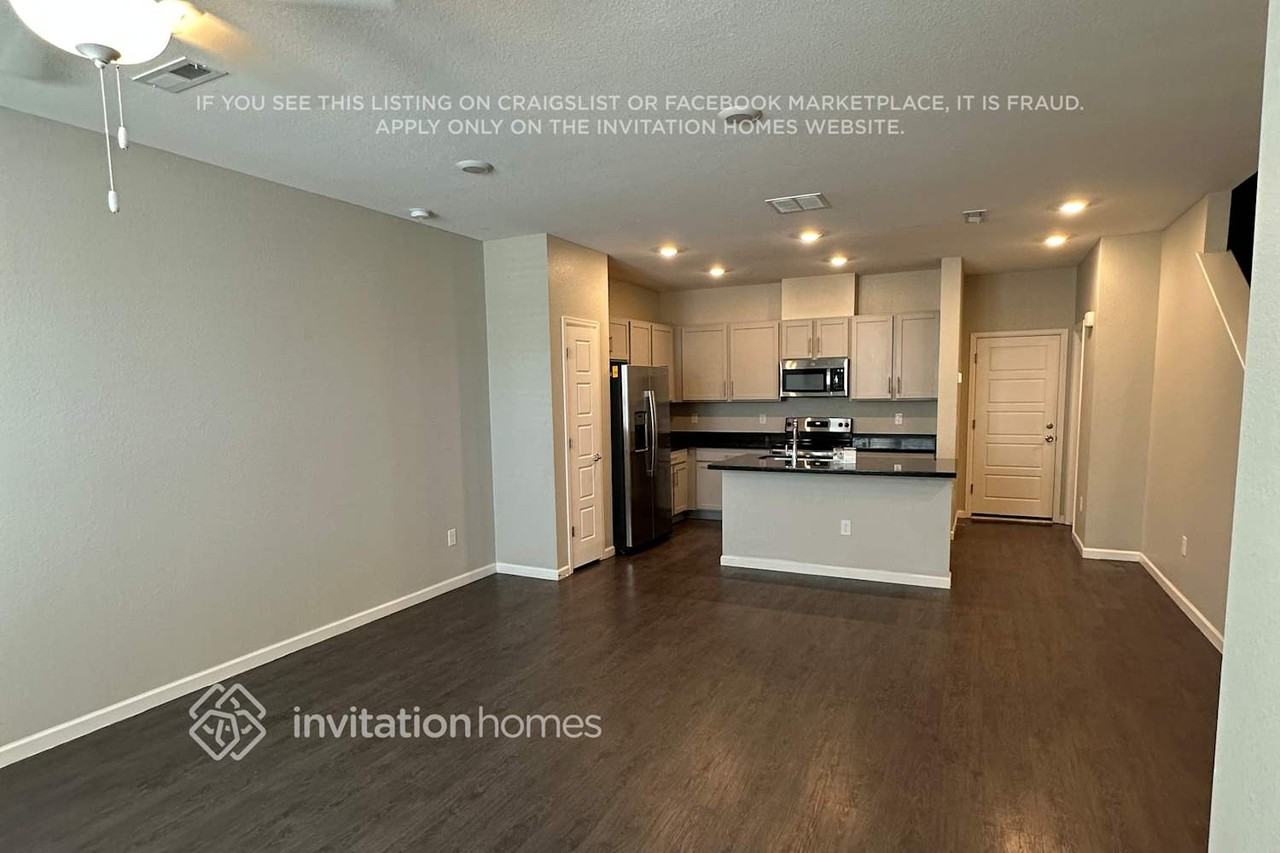 24375 E Montana Ave - Photo 6 of 27