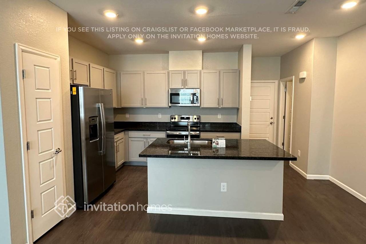 24375 E Montana Ave - Photo 7 of 27