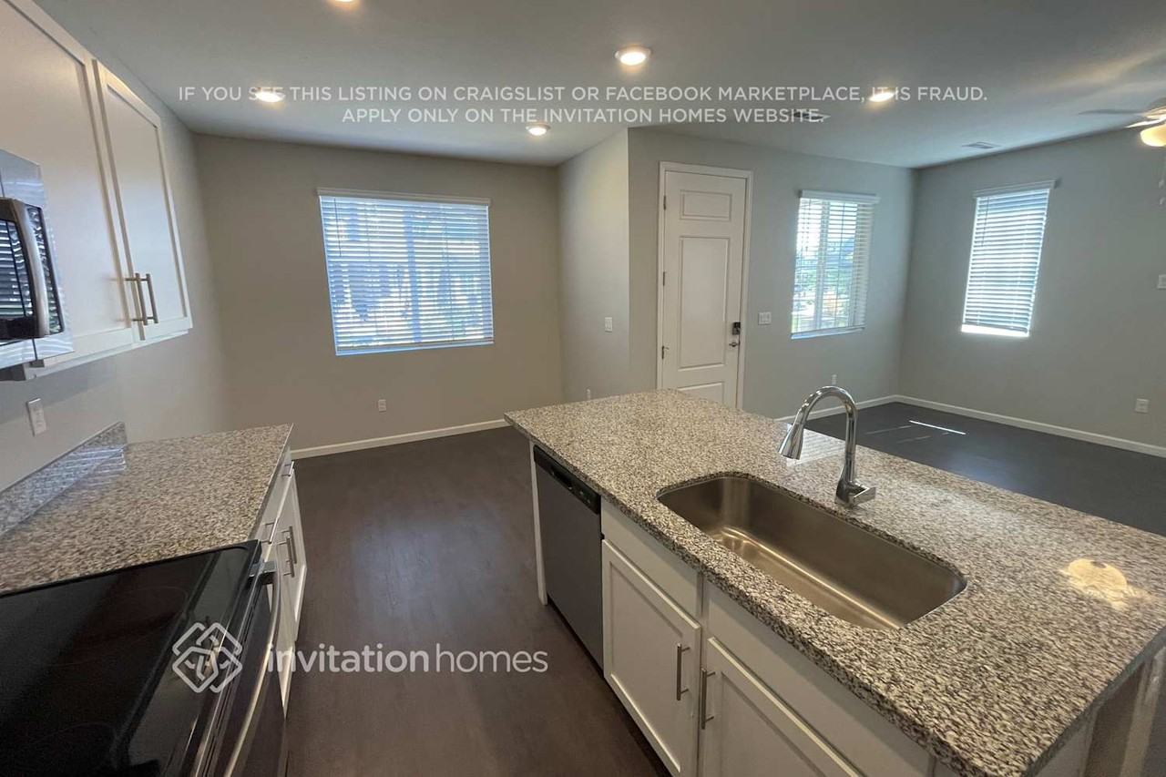 1728 S Elk Way - Photo 6 of 27