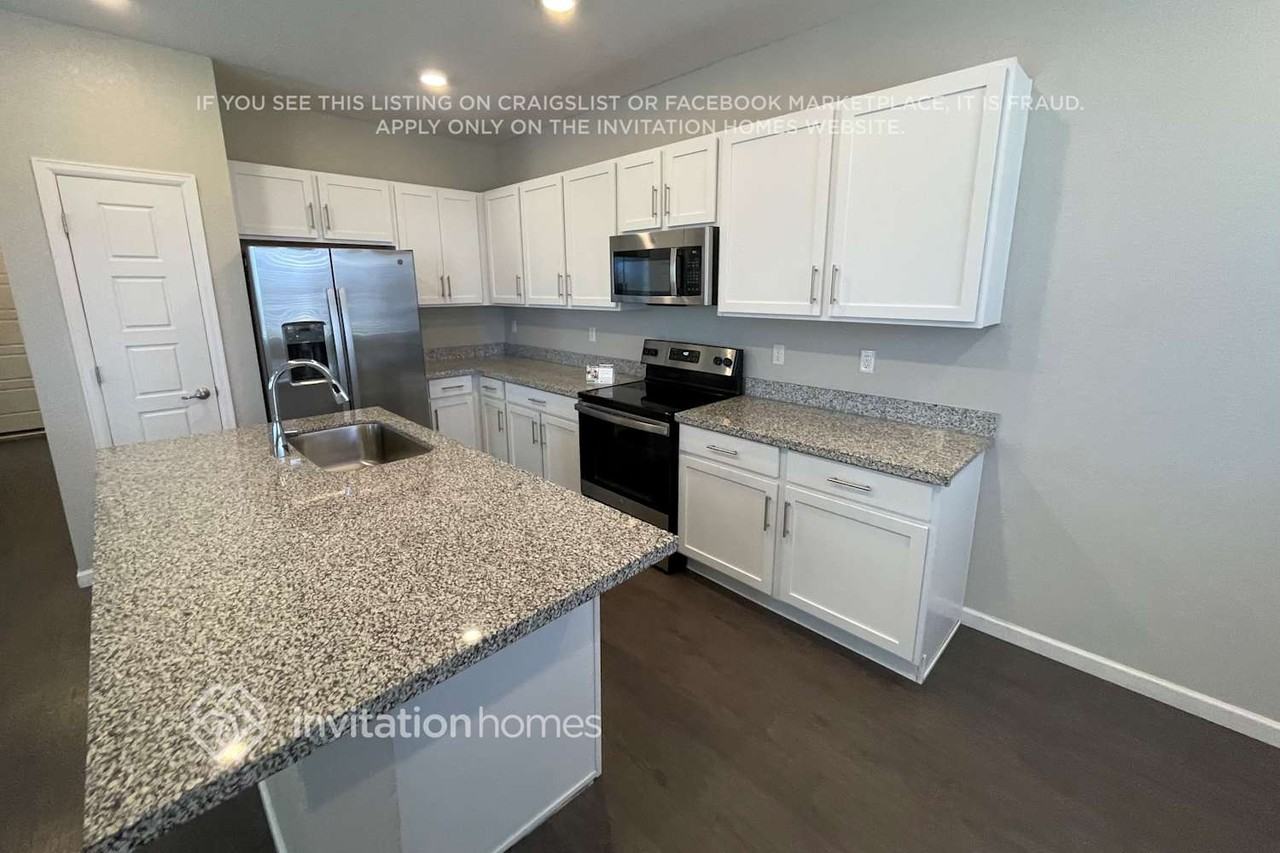 1728 S Elk Way - Photo 7 of 27
