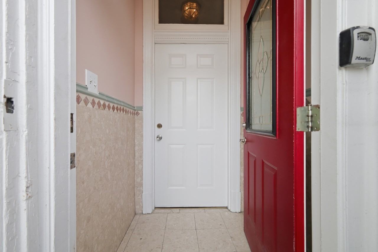 1832 N Capitol St Nw #1 - Photo 4 of 15