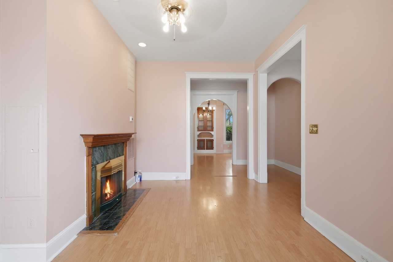 1832 N Capitol St Nw #1 - Photo 5 of 15