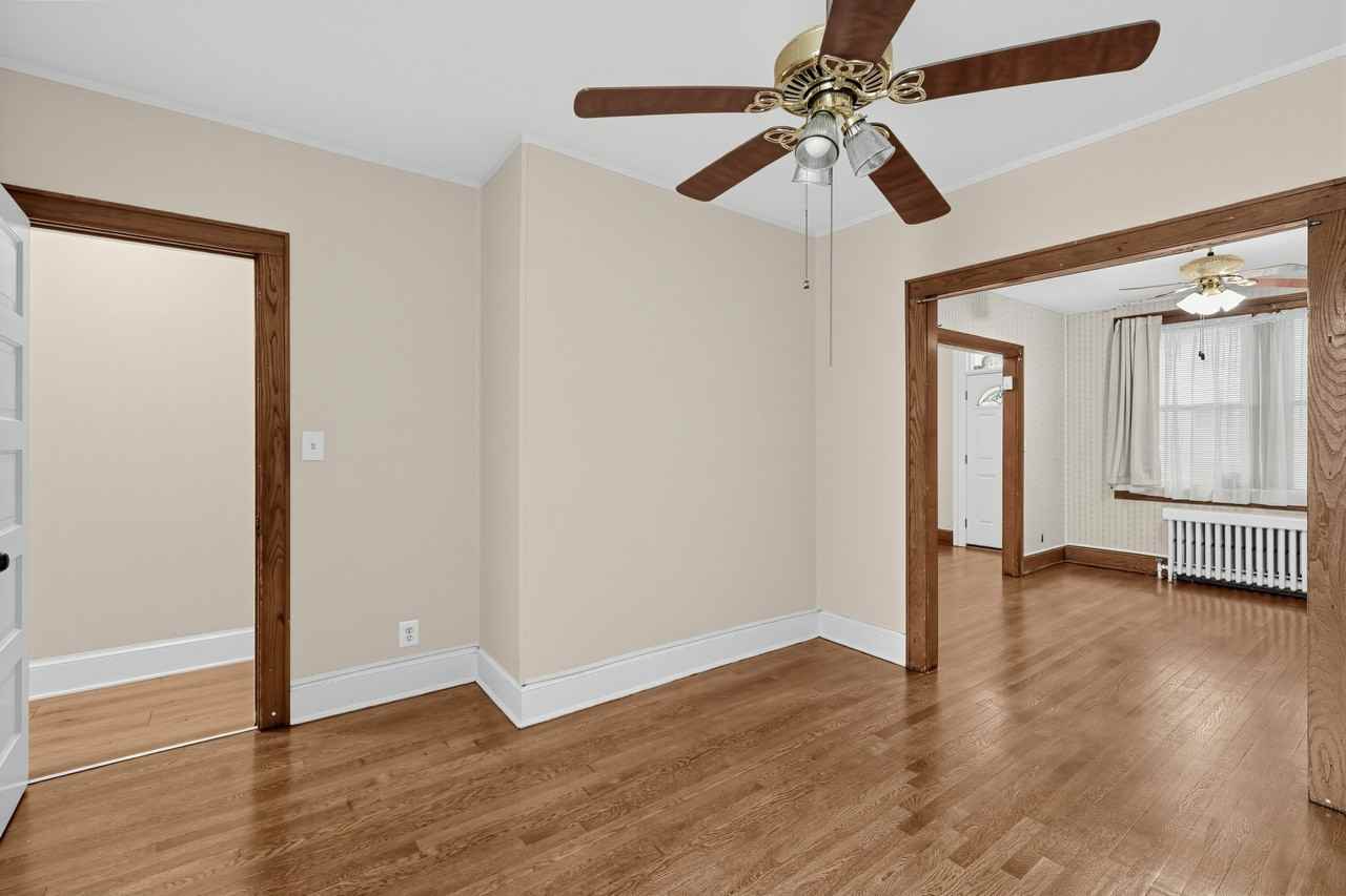 1508 19th St Se #1 - Photo 3 of 13