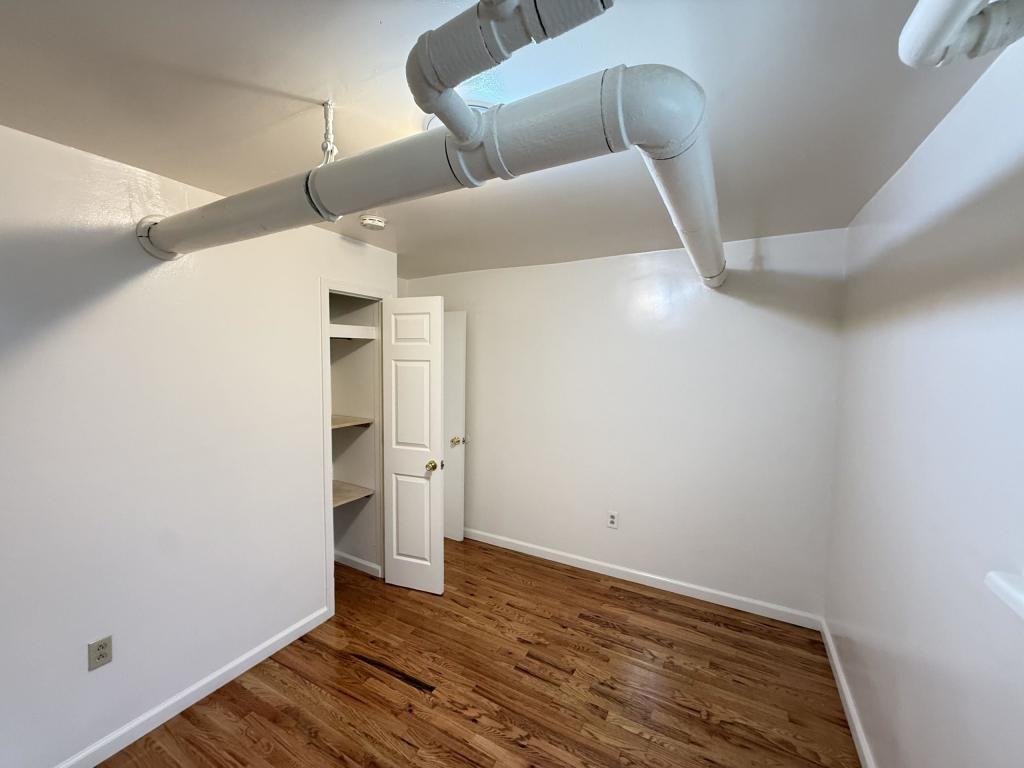 497 Van Cortlandt Park Ave - Photo 7 of 10