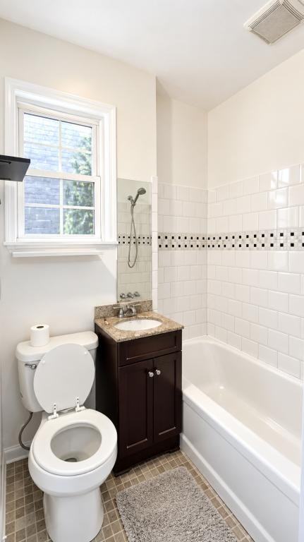 126 W Potomac St - Photo 7 of 7