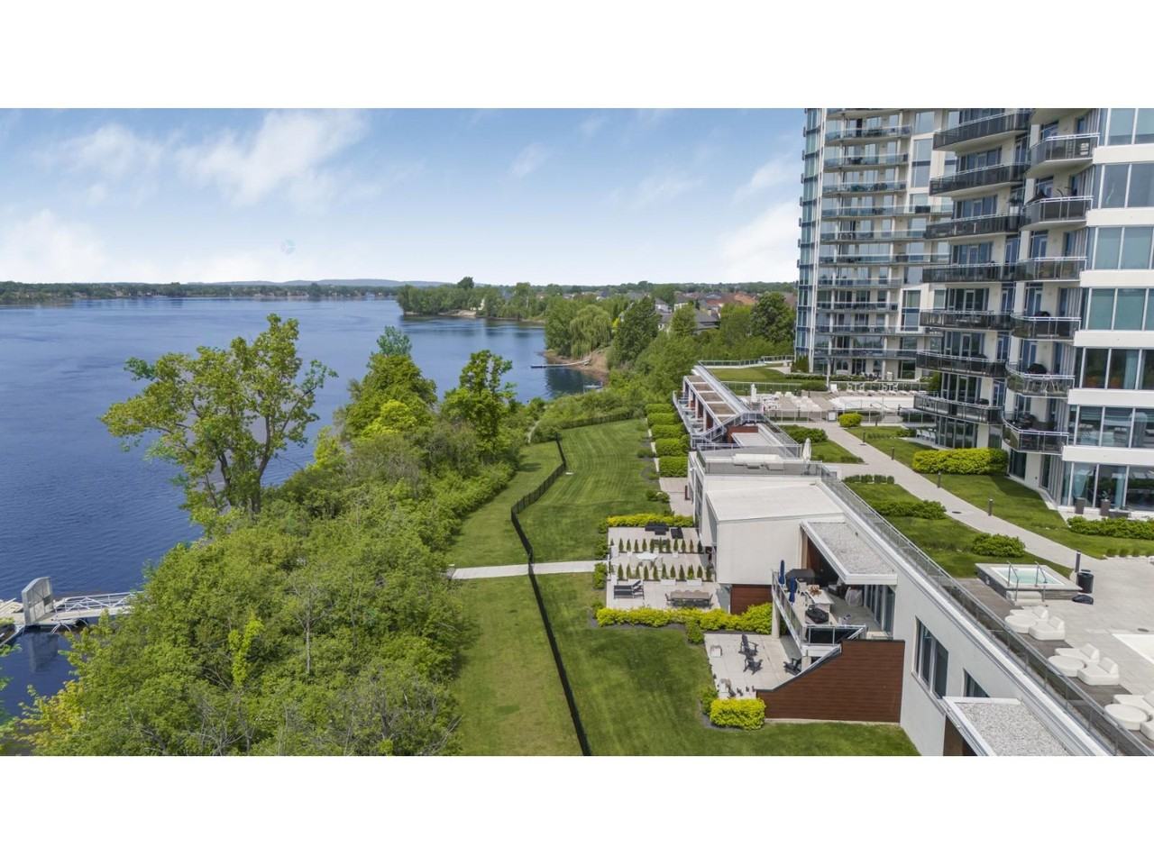 255 Rue Étienne-Lavoie #804 - Photo 3 of 15