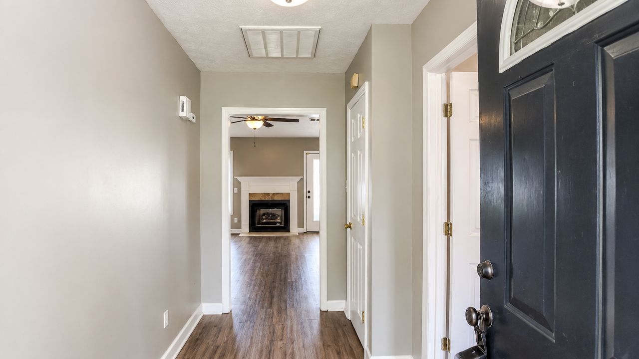 7787 Cottonwood Ave - Photo 2 of 29