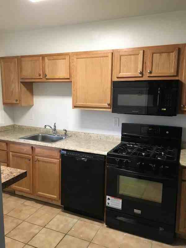 908 Evesham Ave - Photo 2 of 14