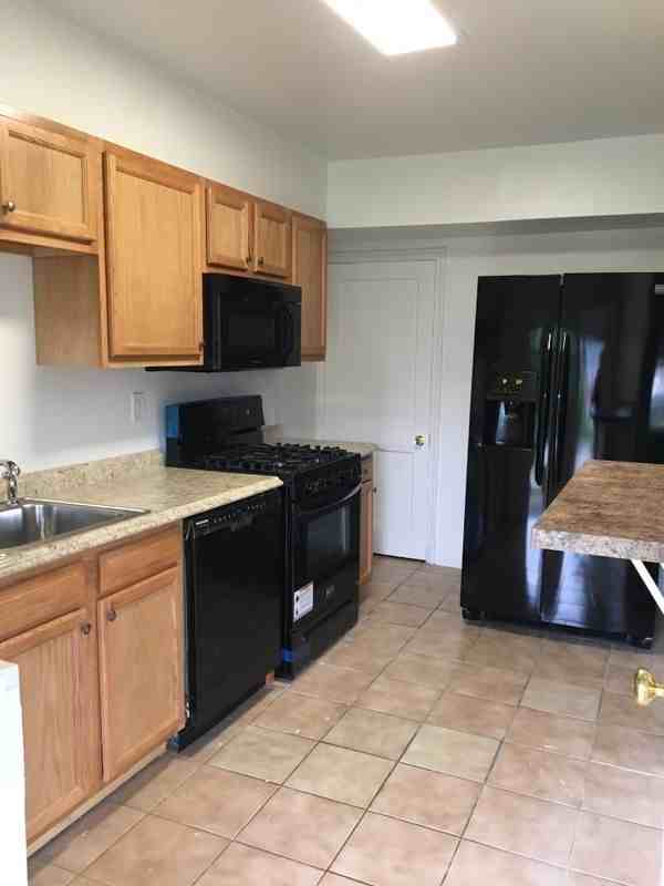 908 Evesham Ave - Photo 3 of 14