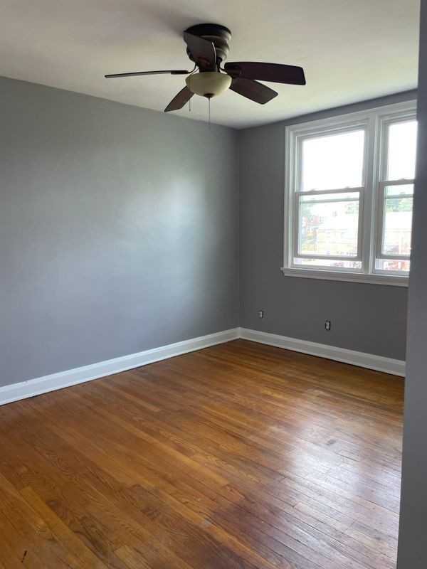 908 Evesham Ave - Photo 7 of 14