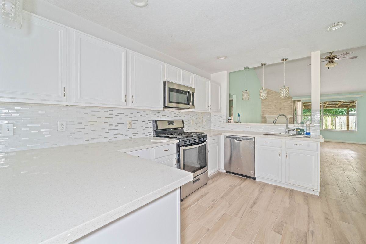 10950 Linden Gate Dr - Photo 3 of 23