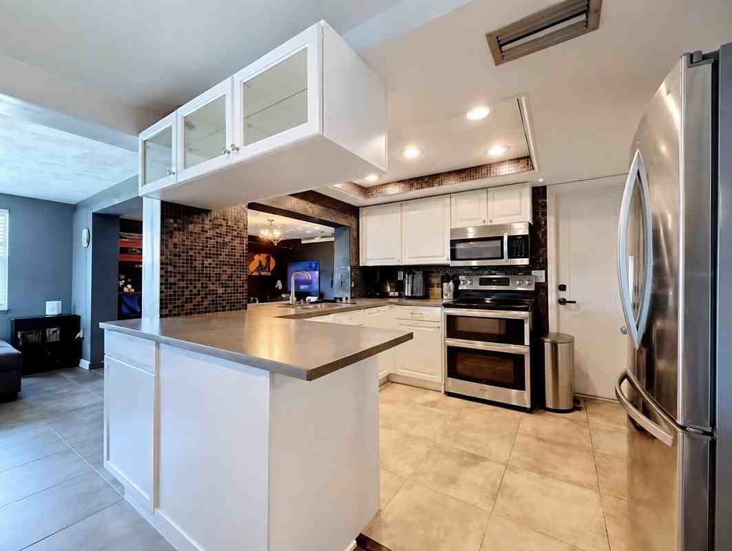3802 Grayton Dr - Photo 5 of 18