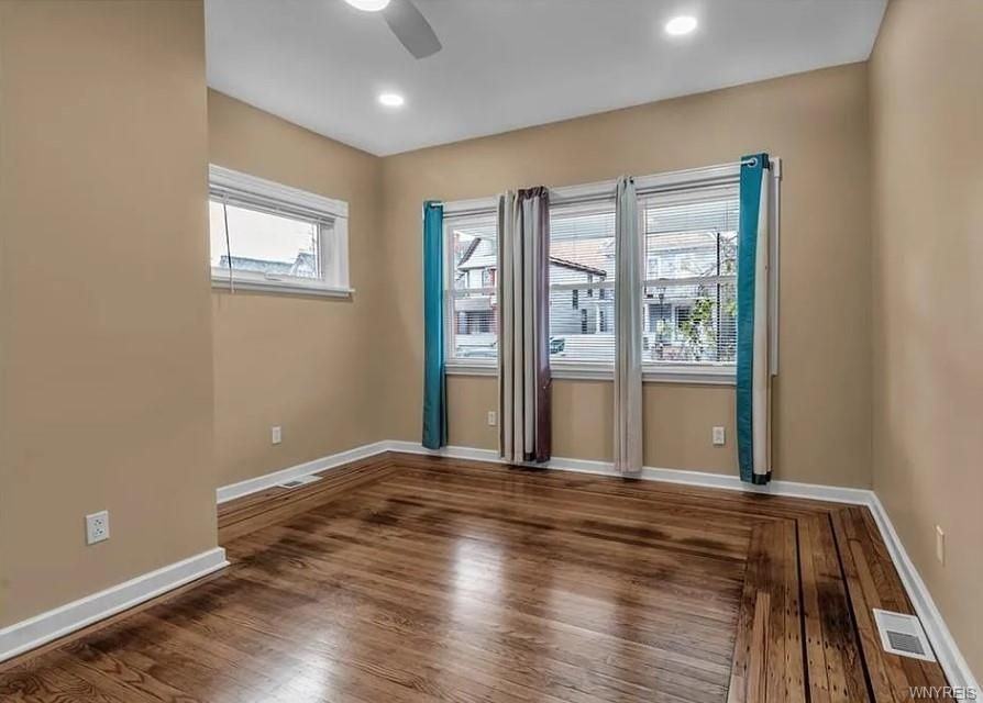378 Breckenridge St ##Apt - Photo 3 of 5