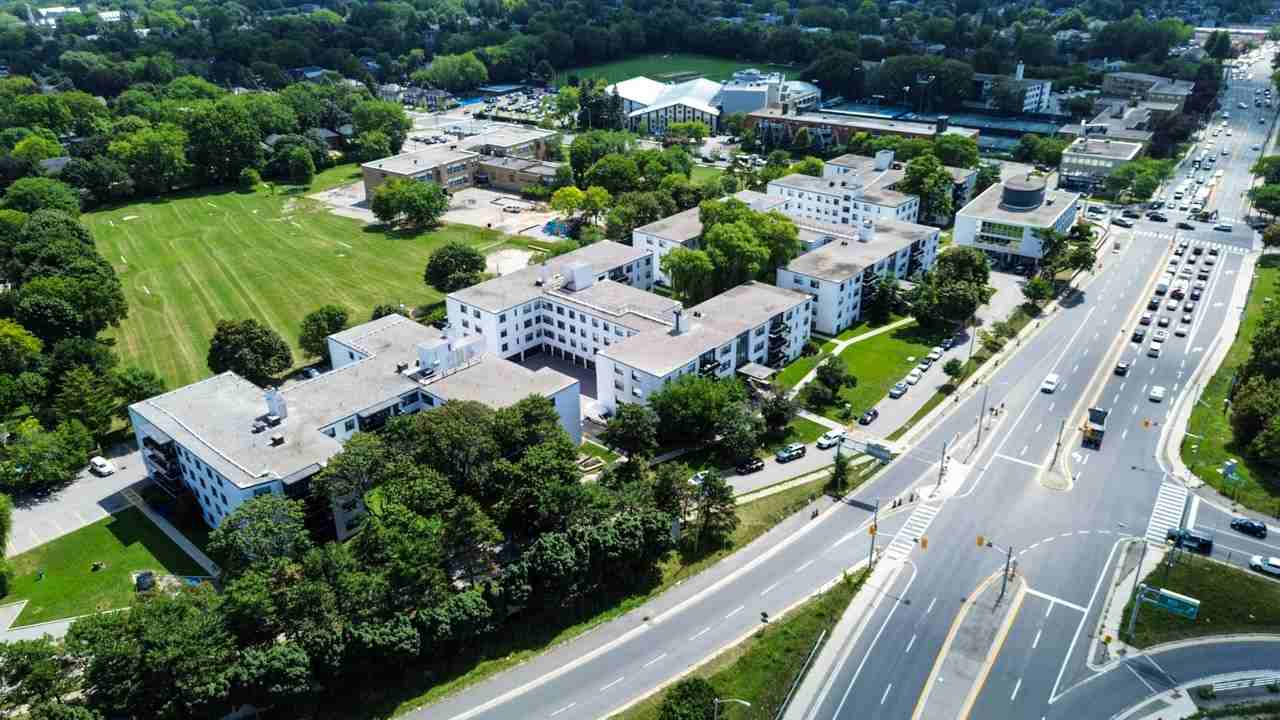 2175 Avenue Road - Photo 2 of 17
