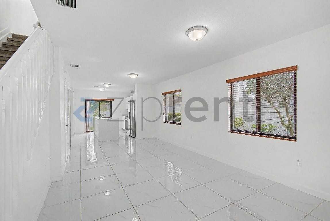 1225 Nw 9th Ave - Photo 5 of 26