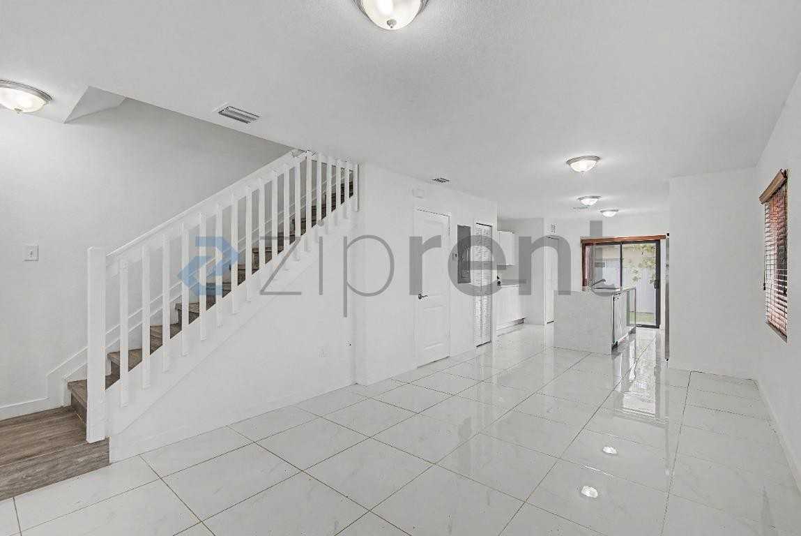 1225 Nw 9th Ave - Photo 6 of 26