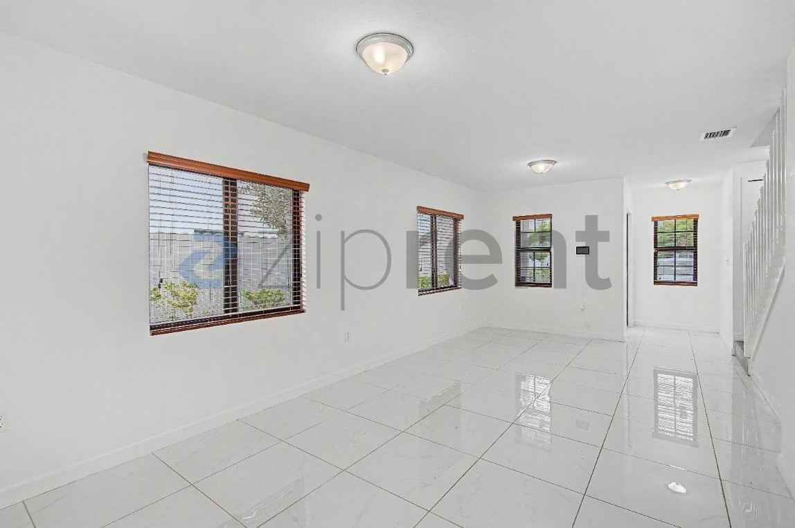 1225 Nw 9th Ave - Photo 7 of 26