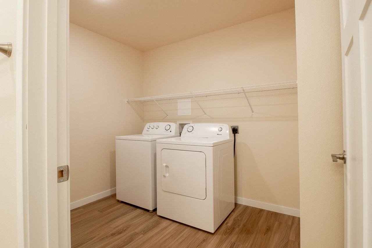 SCS Eau Claire Apartment Community - Photo 7 of 50