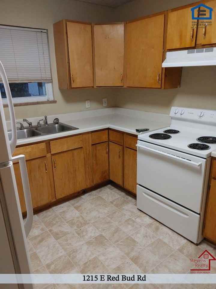 1215 E Red Bud Rd - Photo 6 of 18