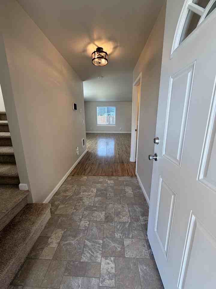 328 Tacoma Blvd S #NA - Photo 2 of 21