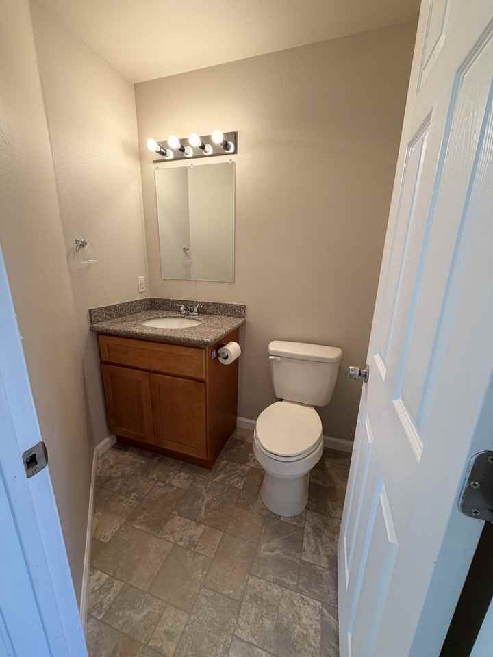 328 Tacoma Blvd S #NA - Photo 3 of 21