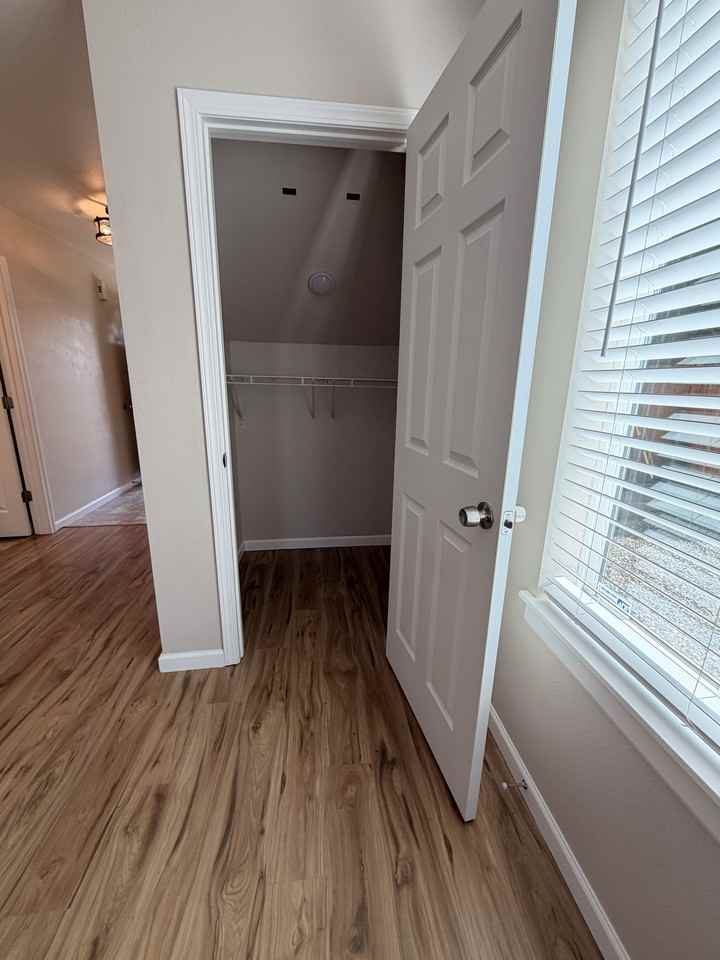 328 Tacoma Blvd S #NA - Photo 4 of 21