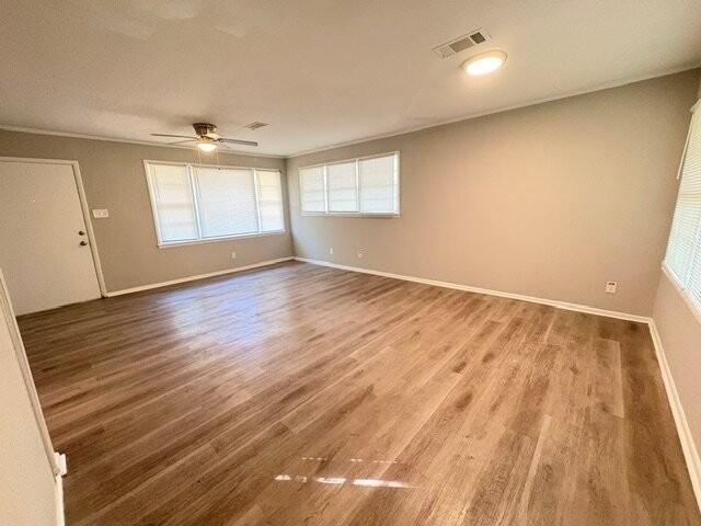3674 Windemere Dr - Photo 3 of 9
