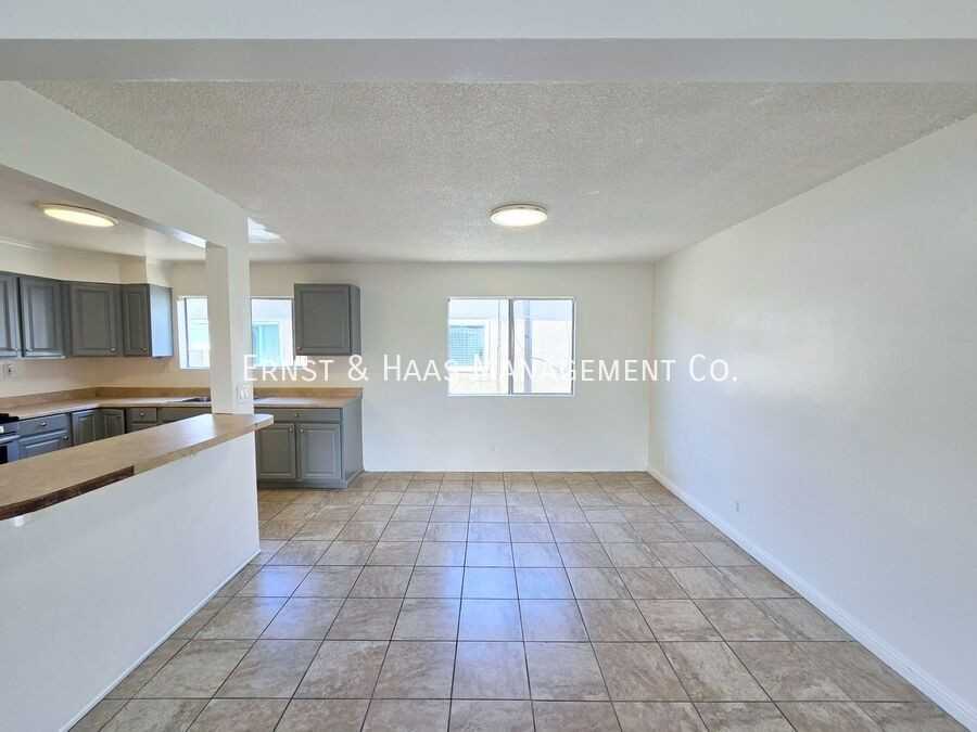 1330 Walnut Ave #03 - Photo 3 of 15