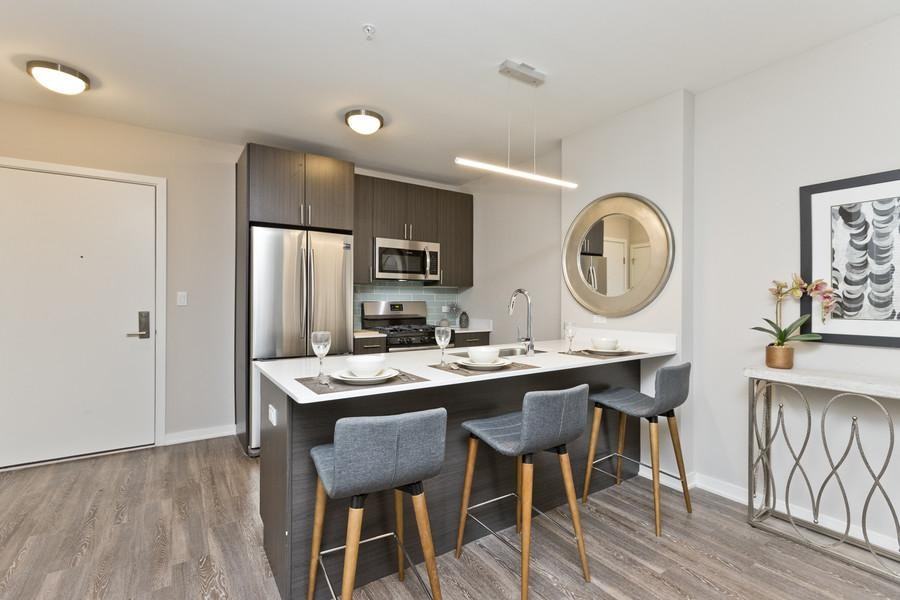 1552 N North Park Ave #704 - Photo 2 of 32