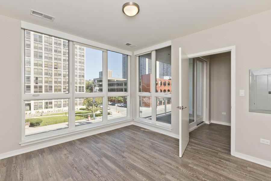 1552 N North Park Ave #704 - Photo 5 of 32