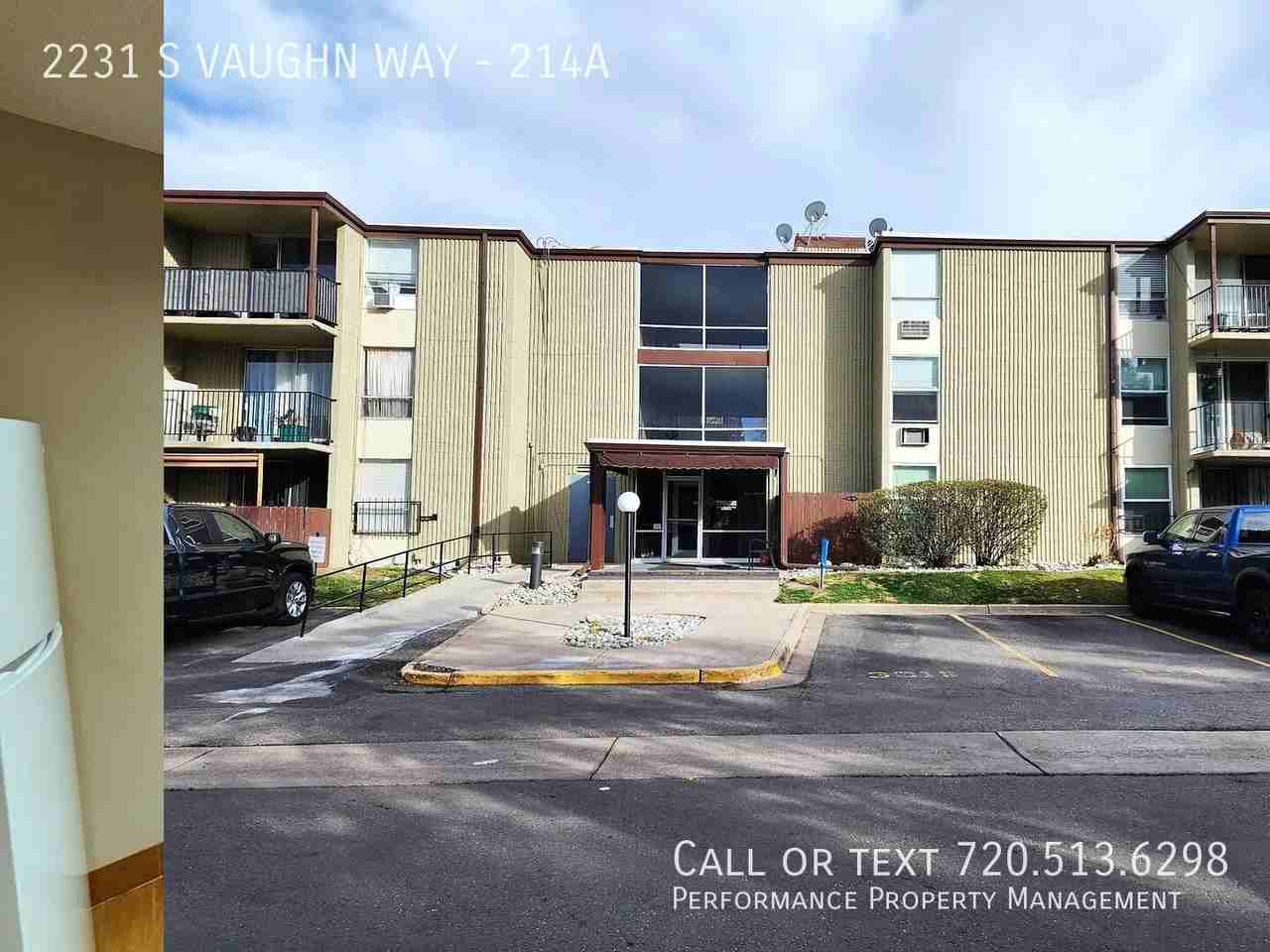 2231 S Vaughn Way #208B